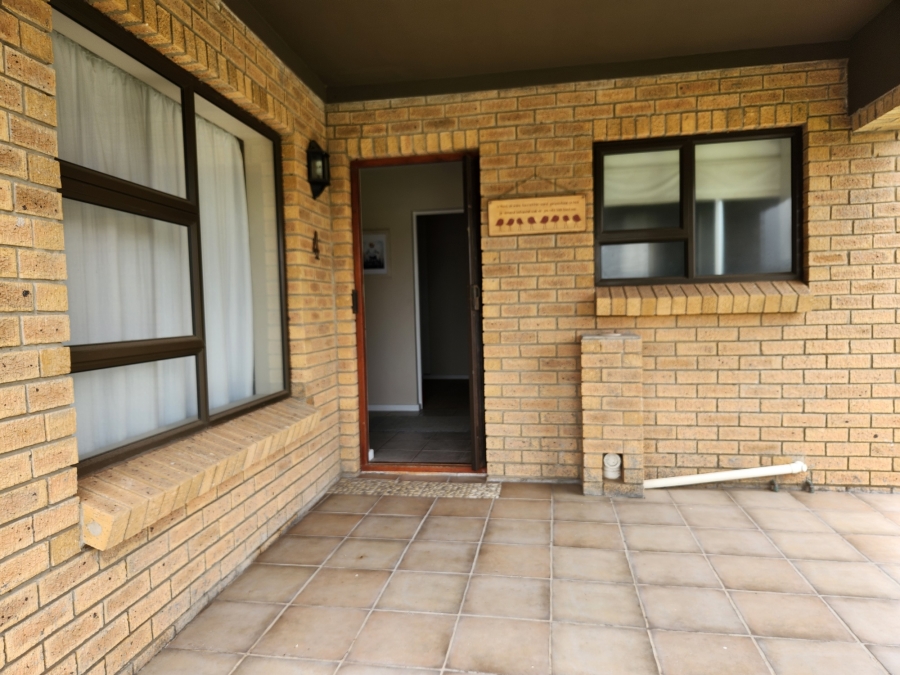 3 Bedroom Property for Sale in Hartenbos Heuwels Western Cape